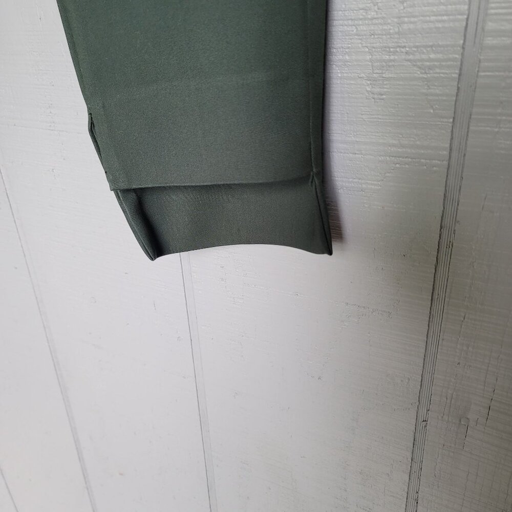 Zara Women's Asymmetrical Hem Dark Green Cropped Pants. Size 8 - Picture 3 of 6